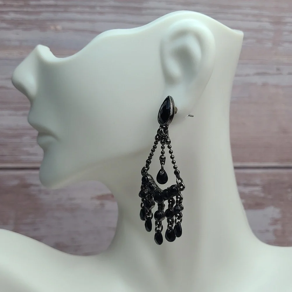 BLACK BEADED DANGLING CHANDLER PIERCED EARRINGS